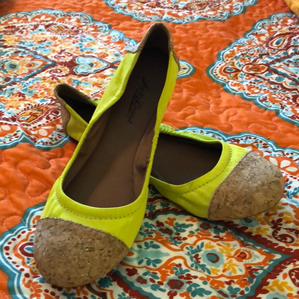 NWOT. Lucky brand flats with cork toe and heel.